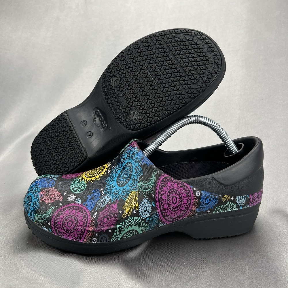 Crocs Neria Pro II Paisley Dual Comfort Nurse Clogs Slip Resistant Women 7